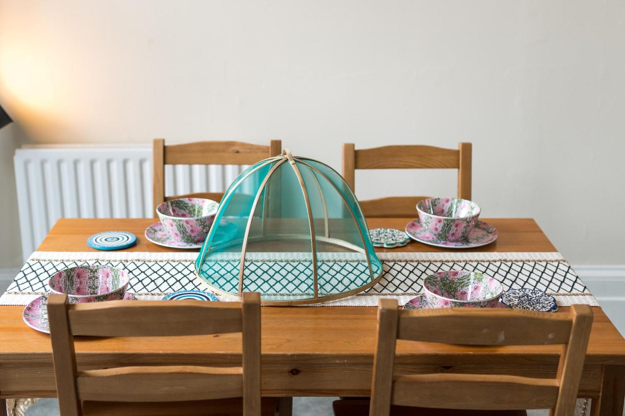 Apartment Victorian Garden Retreat: Hyde Park Elegance