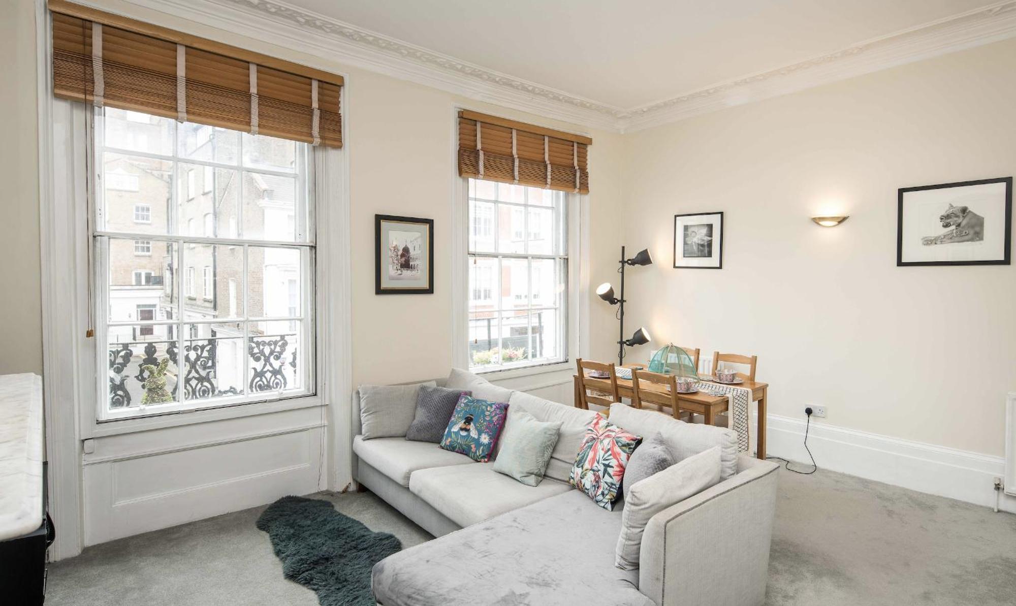 Victorian Garden Retreat: Hyde Park Elegance Apartment London