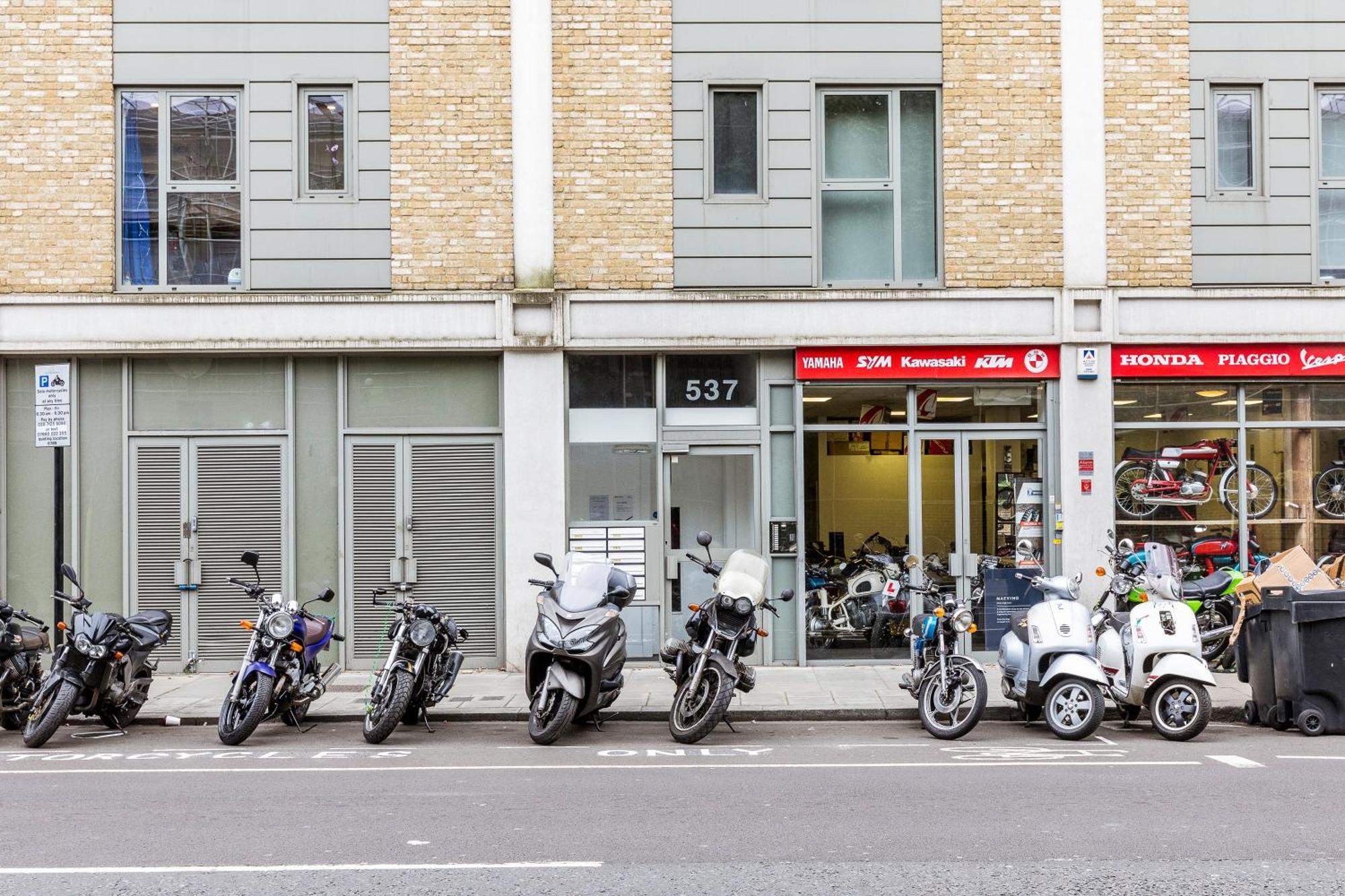 Luxury Notting Hill On Canal In Of Westminster Trendy Massive Apartment *