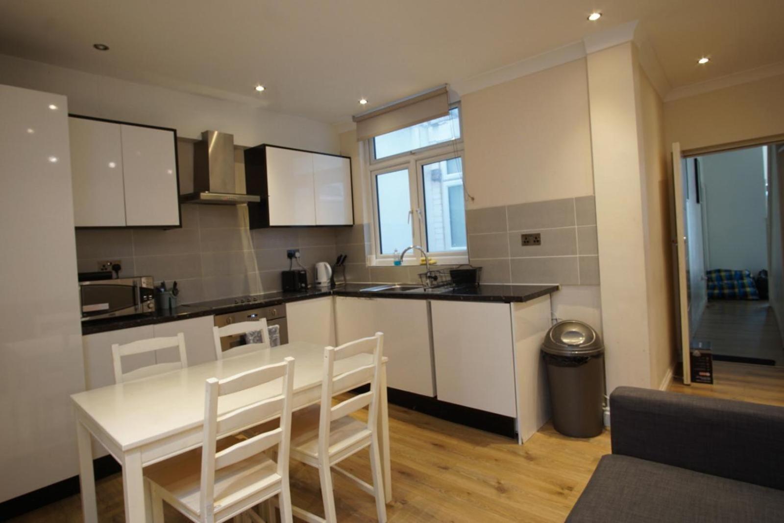 Apartment Evergreen Apartments- Flat 2
