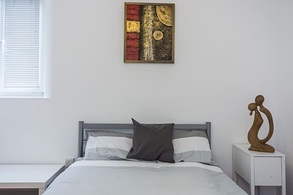 Stylish 3-bed In Clerkenwell Within Walking Distance To Tube Stations London