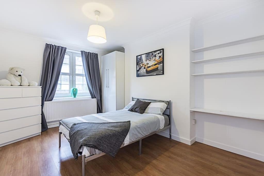 Apartment Stylish 3-bed In Clerkenwell Within Walking Distance To Tube Stations London