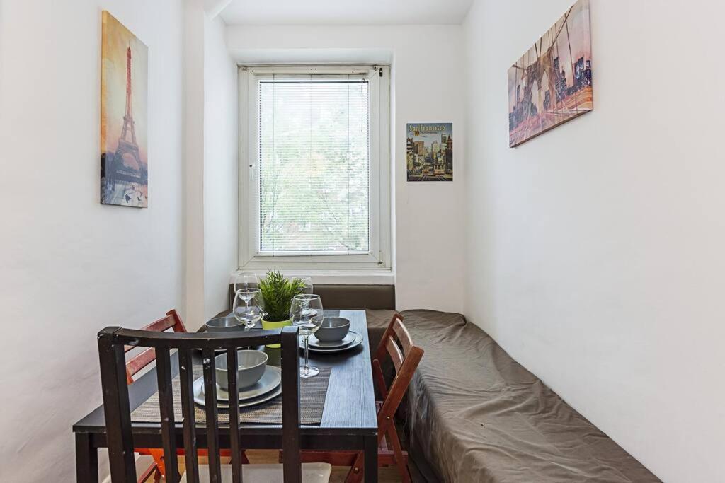 Stylish 3-bed In Clerkenwell Within Walking Distance To Tube Stations Apartment