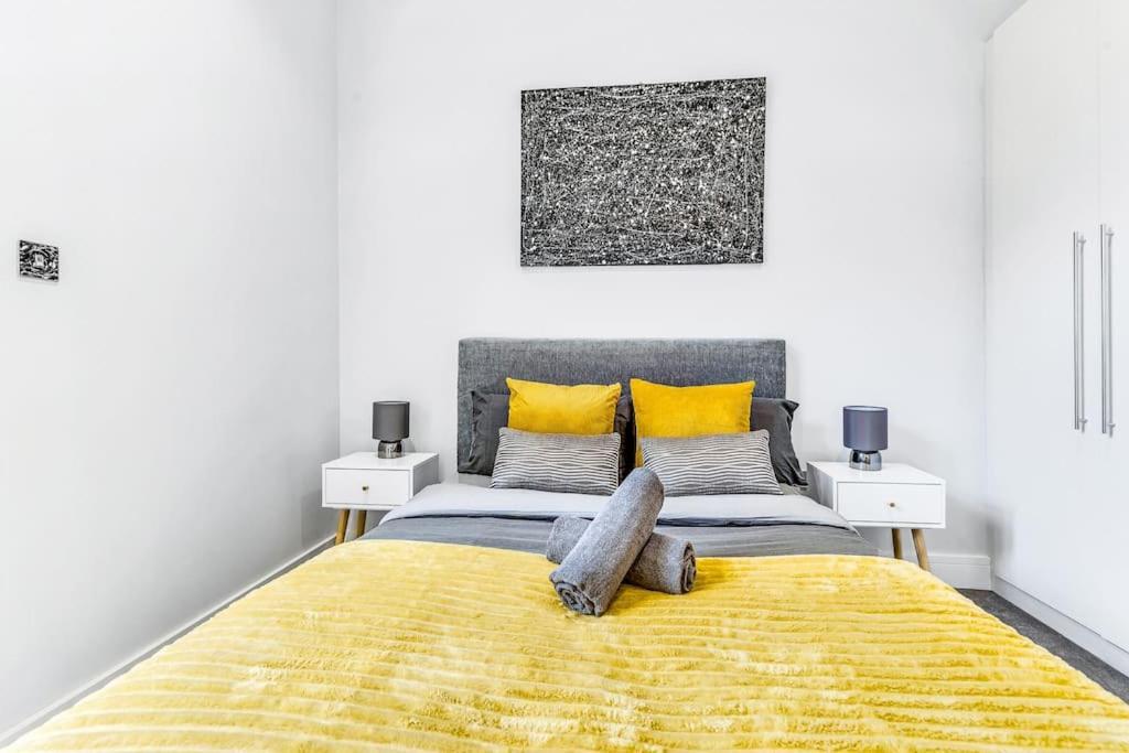 Apartment Lux Abbey Road Sleeps Up To 7 *