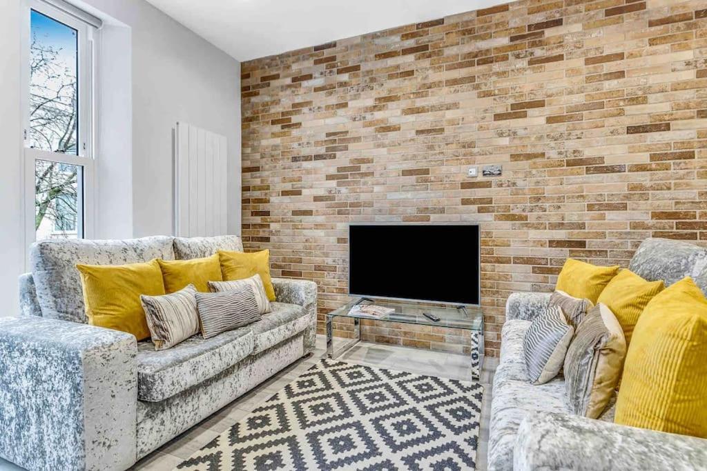 Lux Abbey Road Sleeps Up To 7 Apartment London