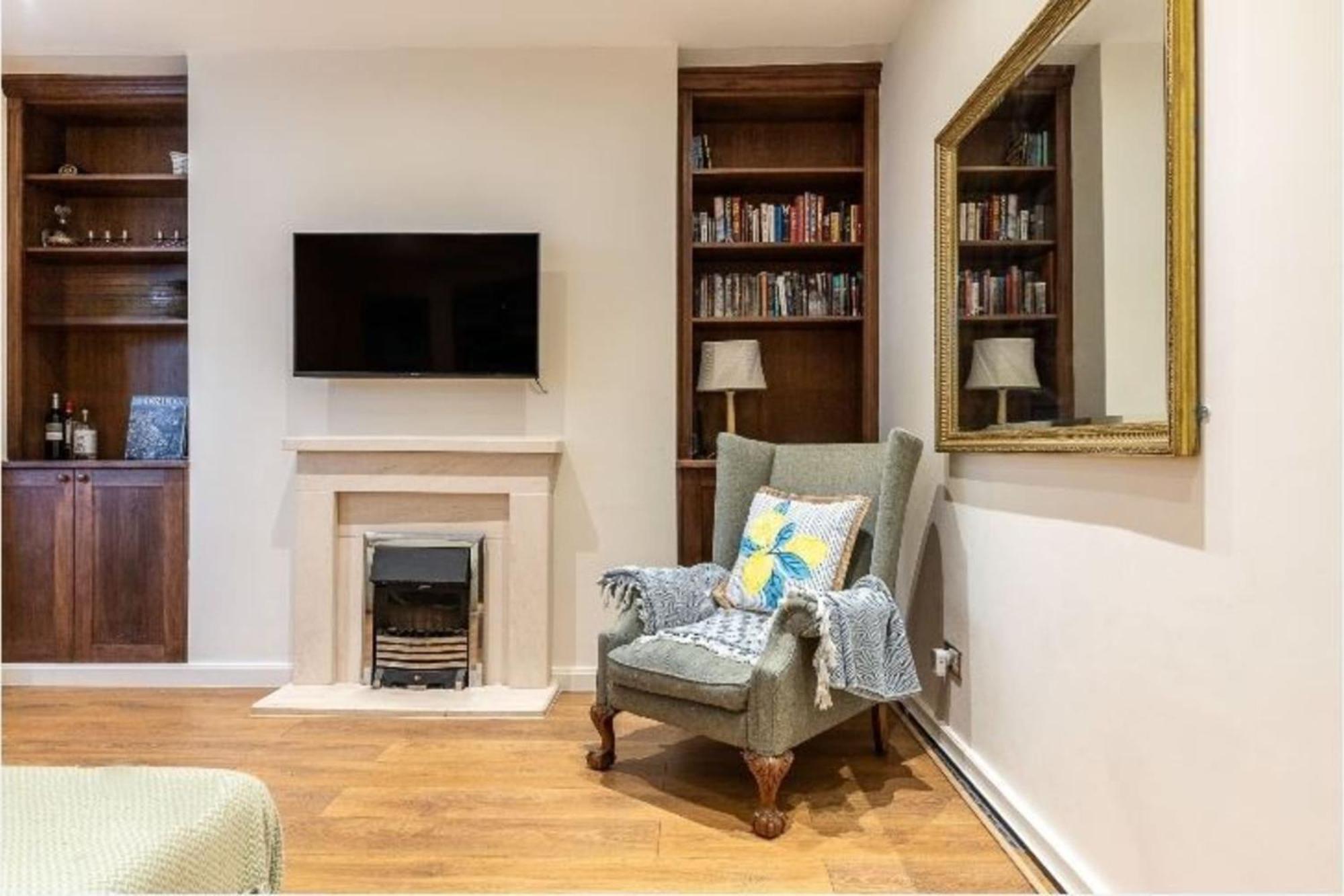 Elegant Two Bedroom Flat In Redcliffe Gardens London