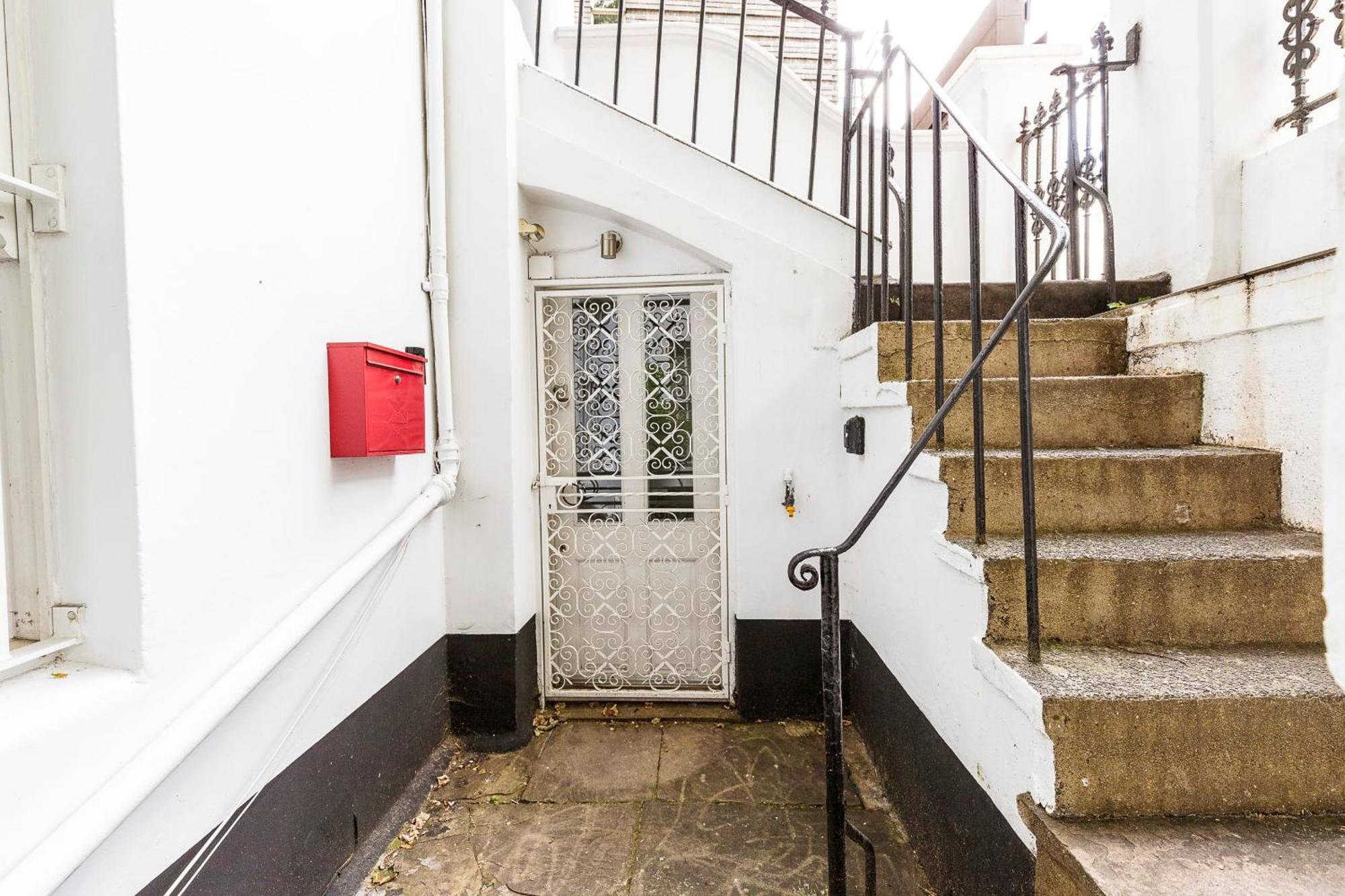 Apartment Elegant Two Bedroom Flat In Redcliffe Gardens