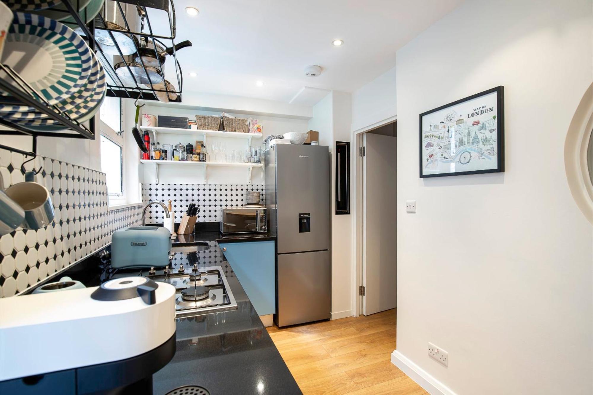Elegant Two Bedroom Flat In Redcliffe Gardens * London