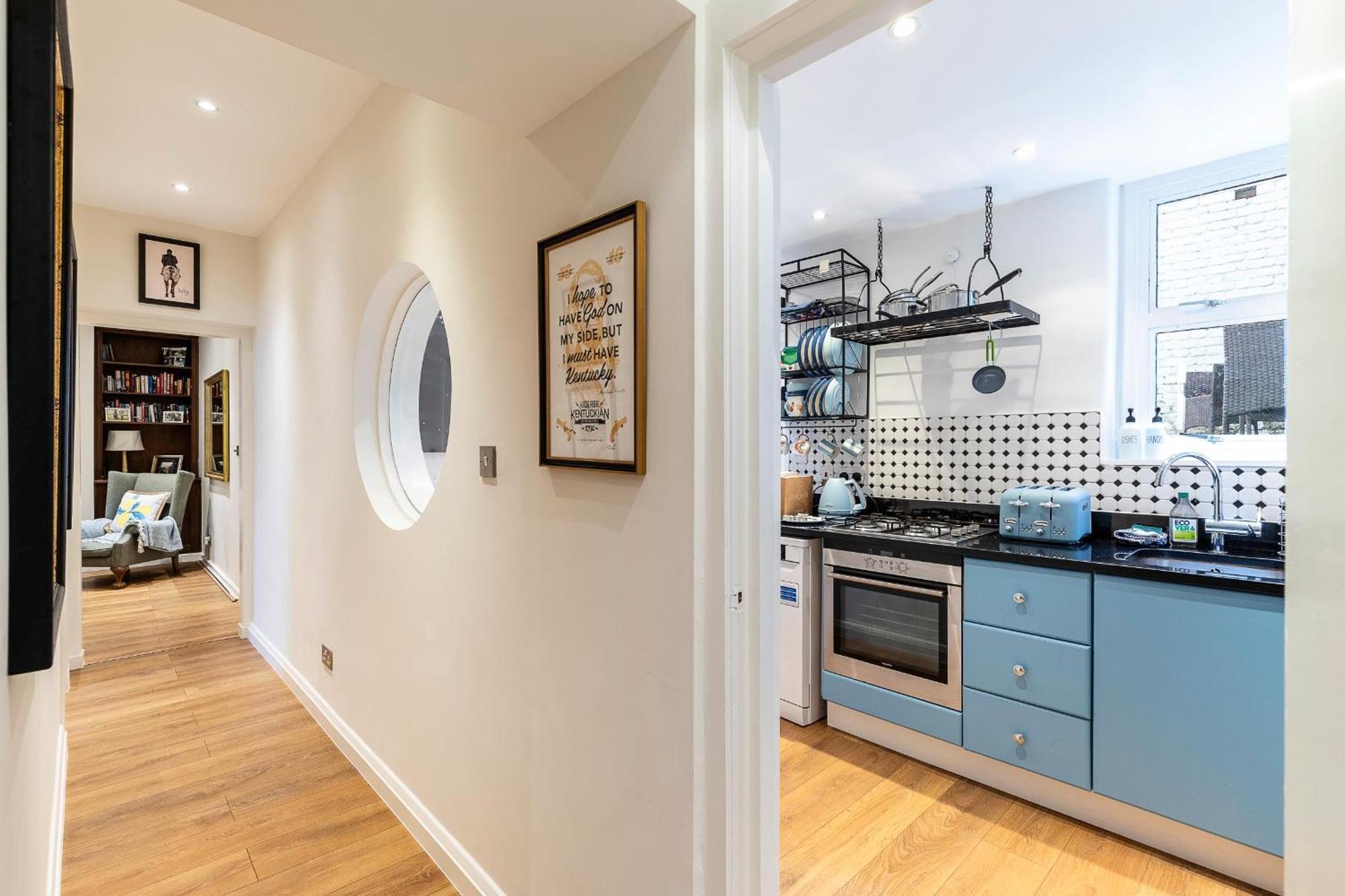 Elegant Two Bedroom Flat In Redcliffe Gardens Apartment *