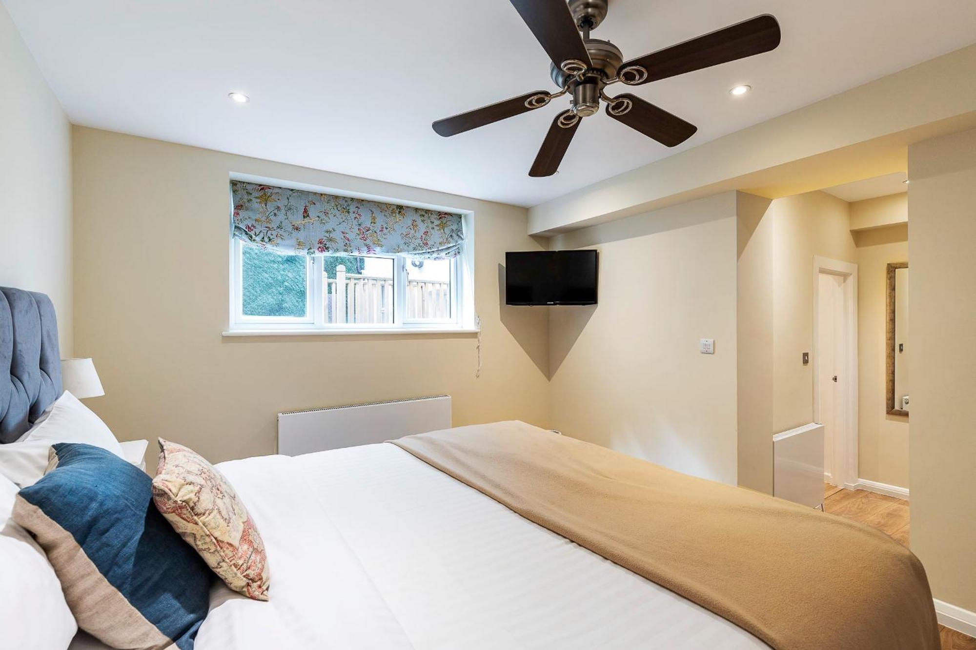 Apartment Elegant Two Bedroom Flat In Redcliffe Gardens London
