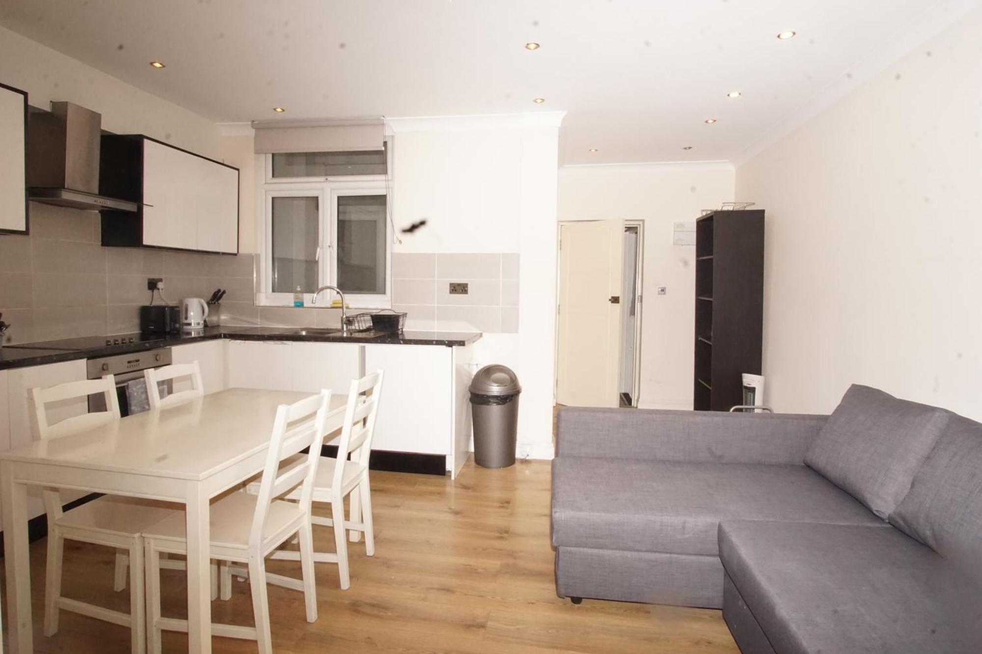 Evergreen Apartments- Flat 2 Apartment London