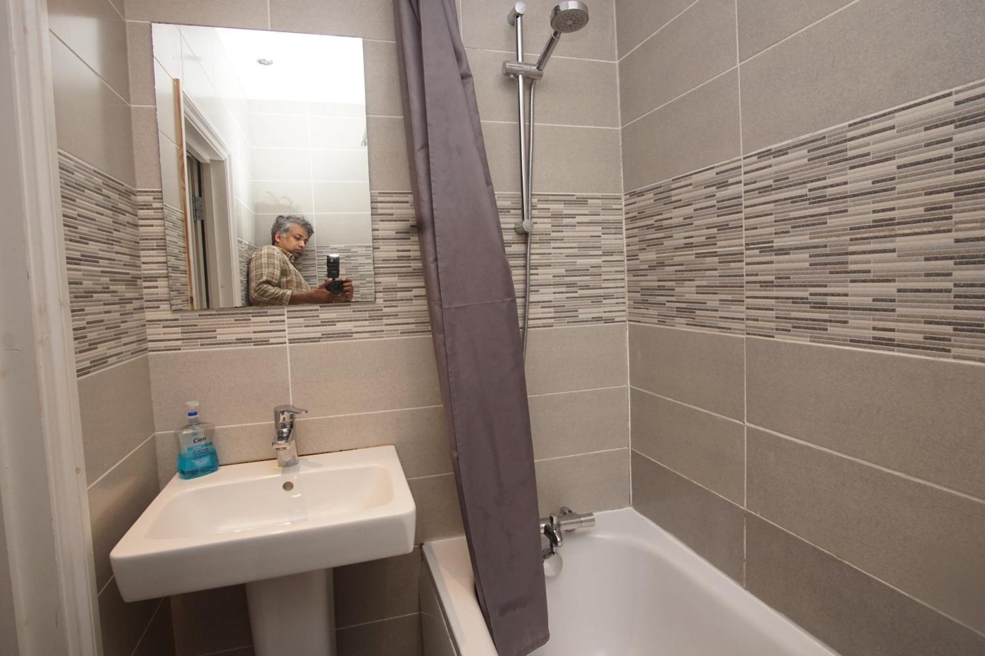 Apartment Evergreen Apartments- Flat 2 London