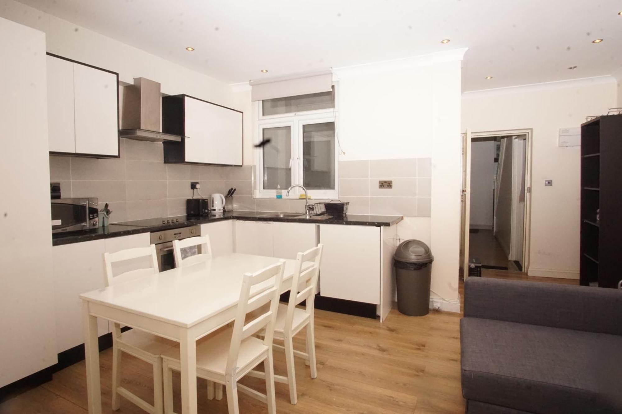 Apartment Evergreen Apartments- Flat 2