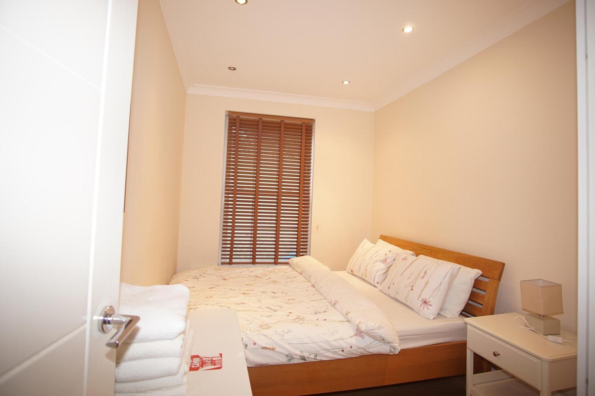 Evergreen Apartments- Flat 2 London