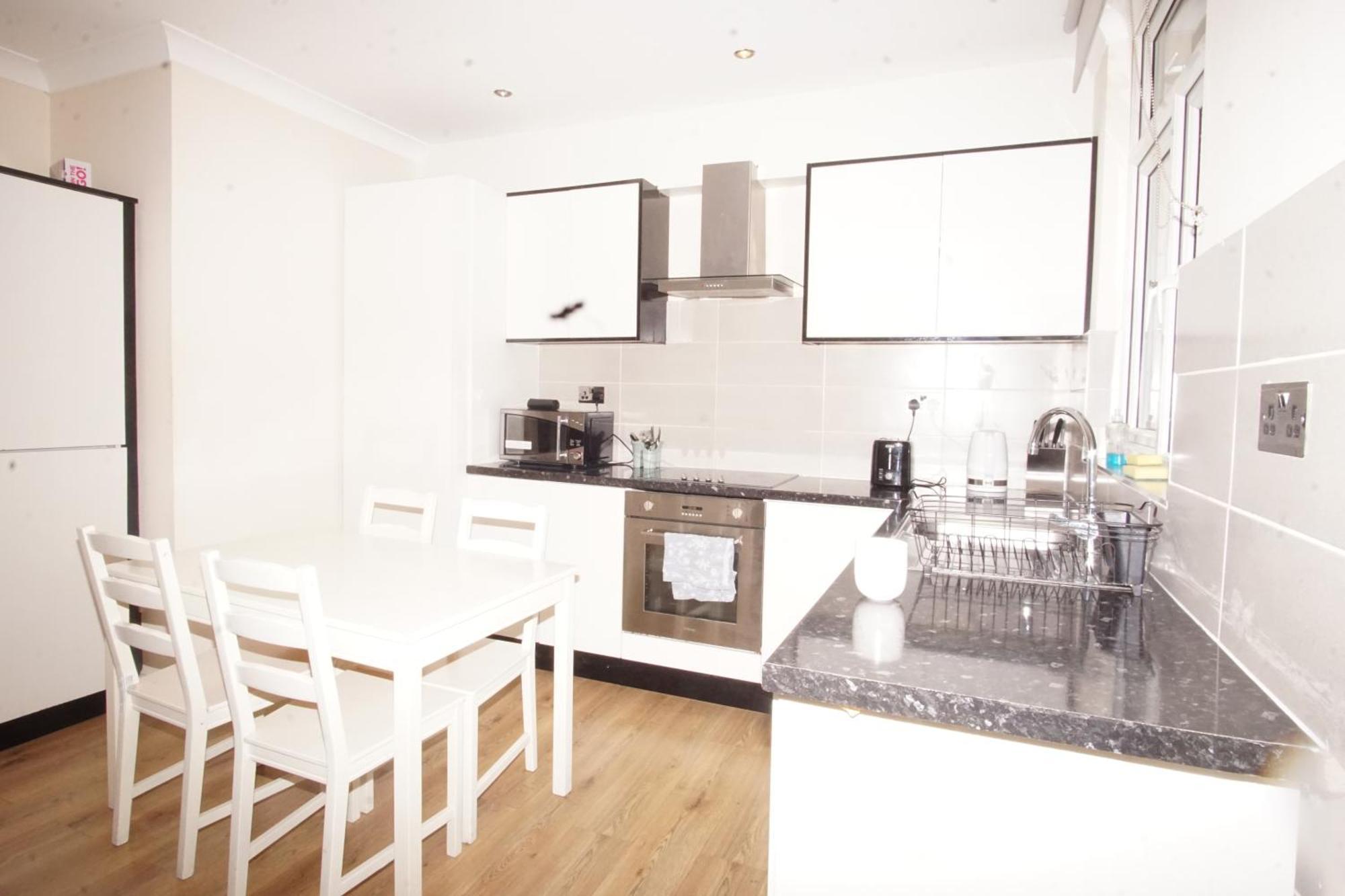 Apartment Evergreen Apartments- Flat 2