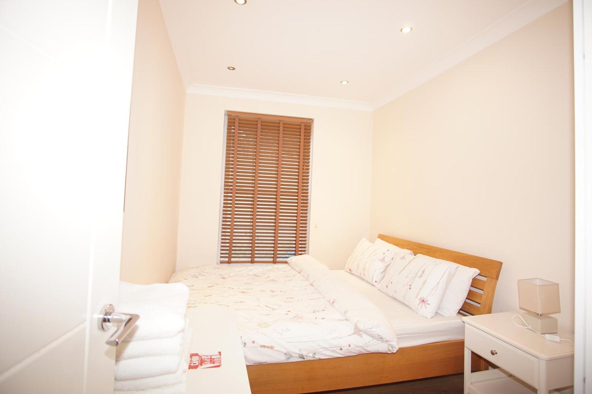 Evergreen Apartments- Flat 2 London