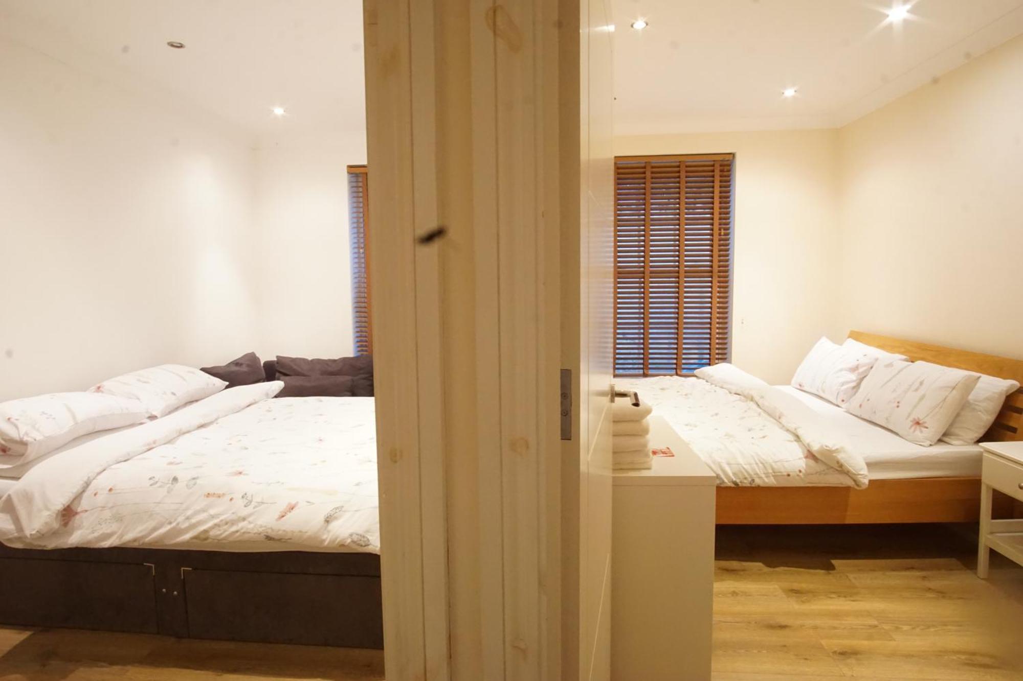 Evergreen Apartments- Flat 2 *