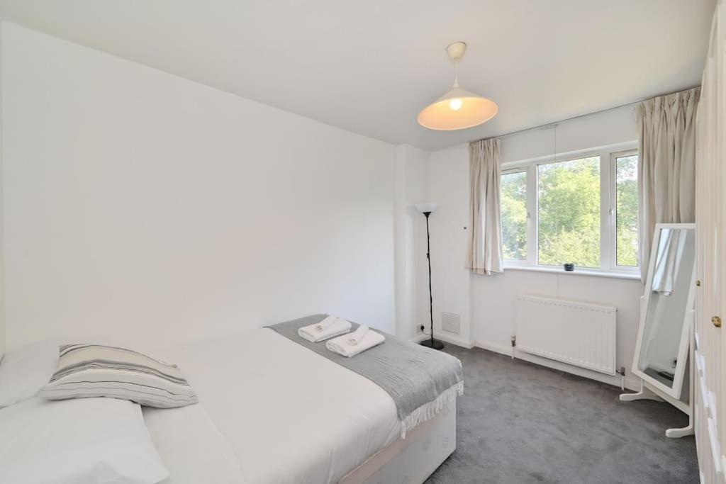 3-bedroom With Parking In Maida Vale Londen