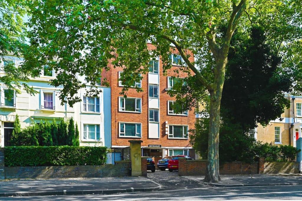 3-bedroom With Parking In Maida Vale * Londen