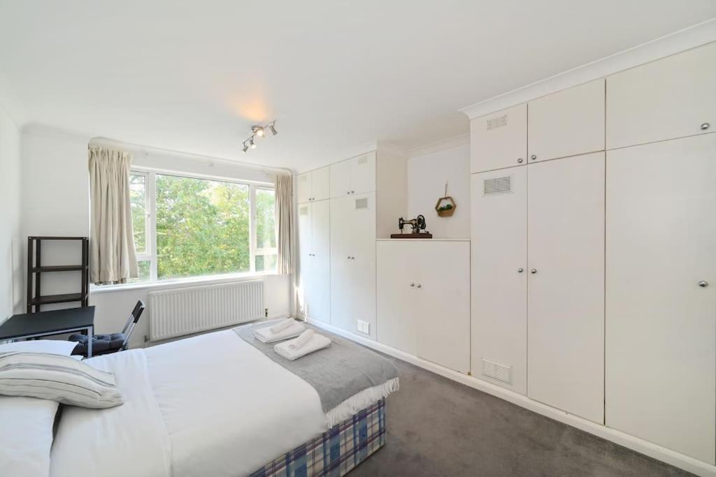 3-bedroom With Parking In Maida Vale Appartement Londen