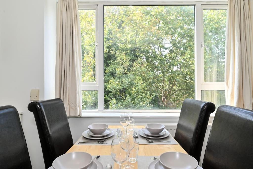 3-bedroom With Parking In Maida Vale * Londen