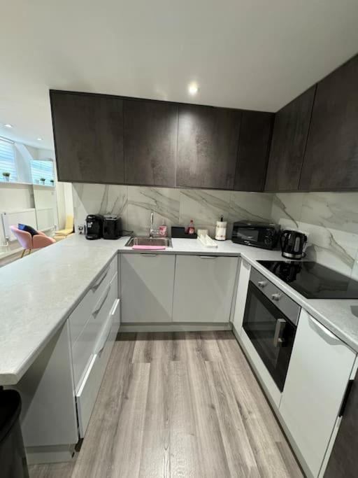 Apartment Great 3 Bedrooms Flat In Clapham *