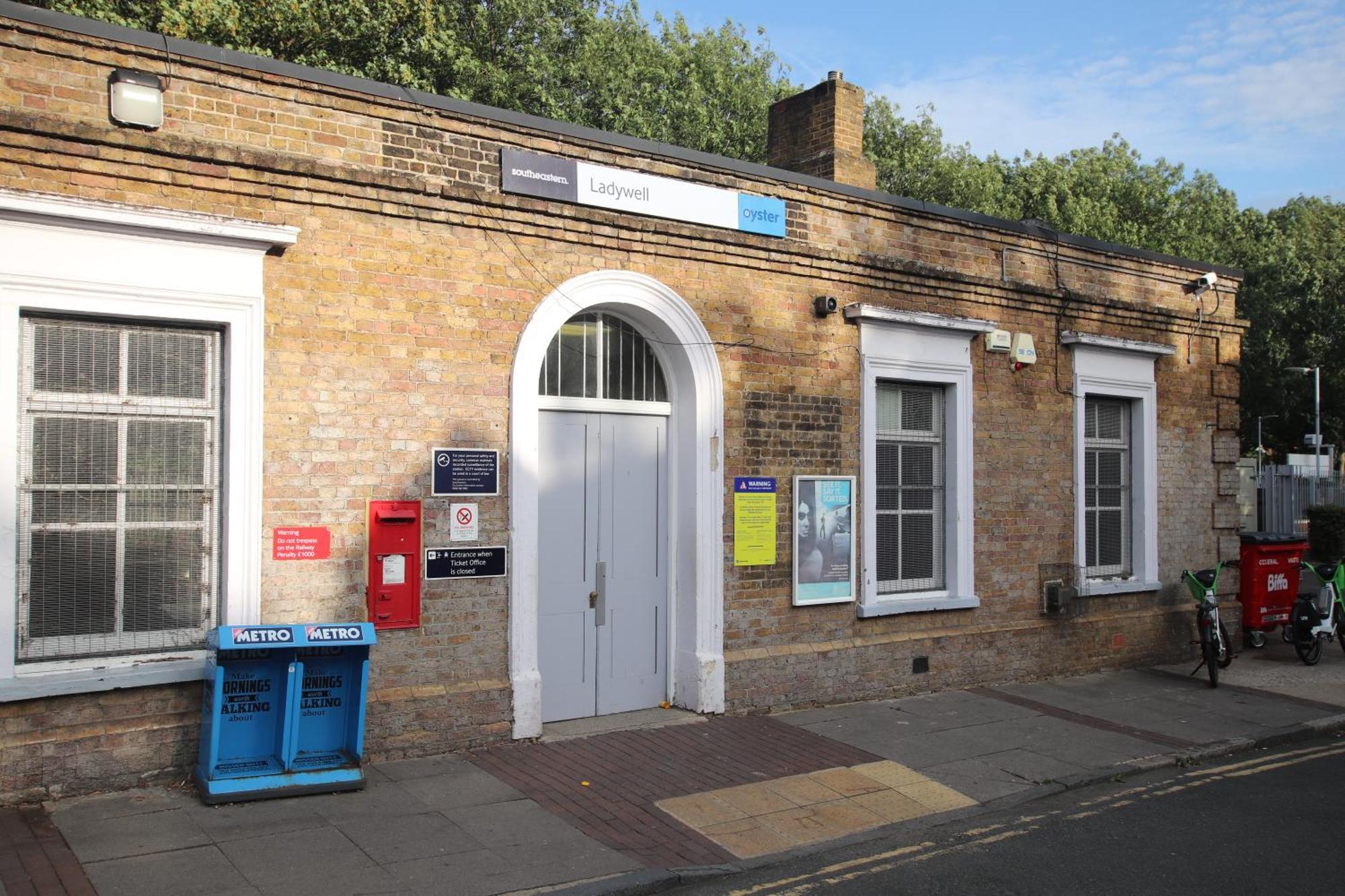 Nice Holiday Studio 15 Mins From Central London