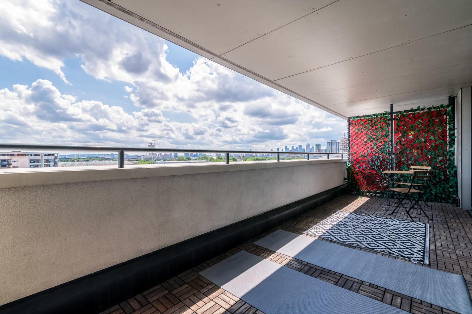 Modern Comfort Stratford 3br Duplex *