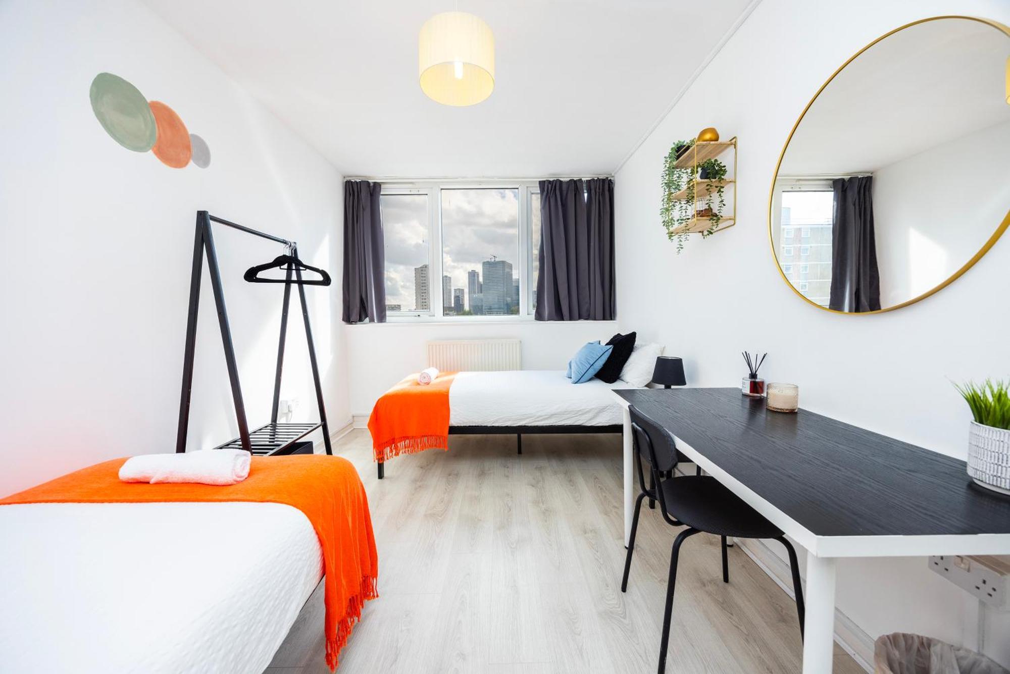 Apartment Business 2 Beds - Poplar - 2 Minutes From Station *