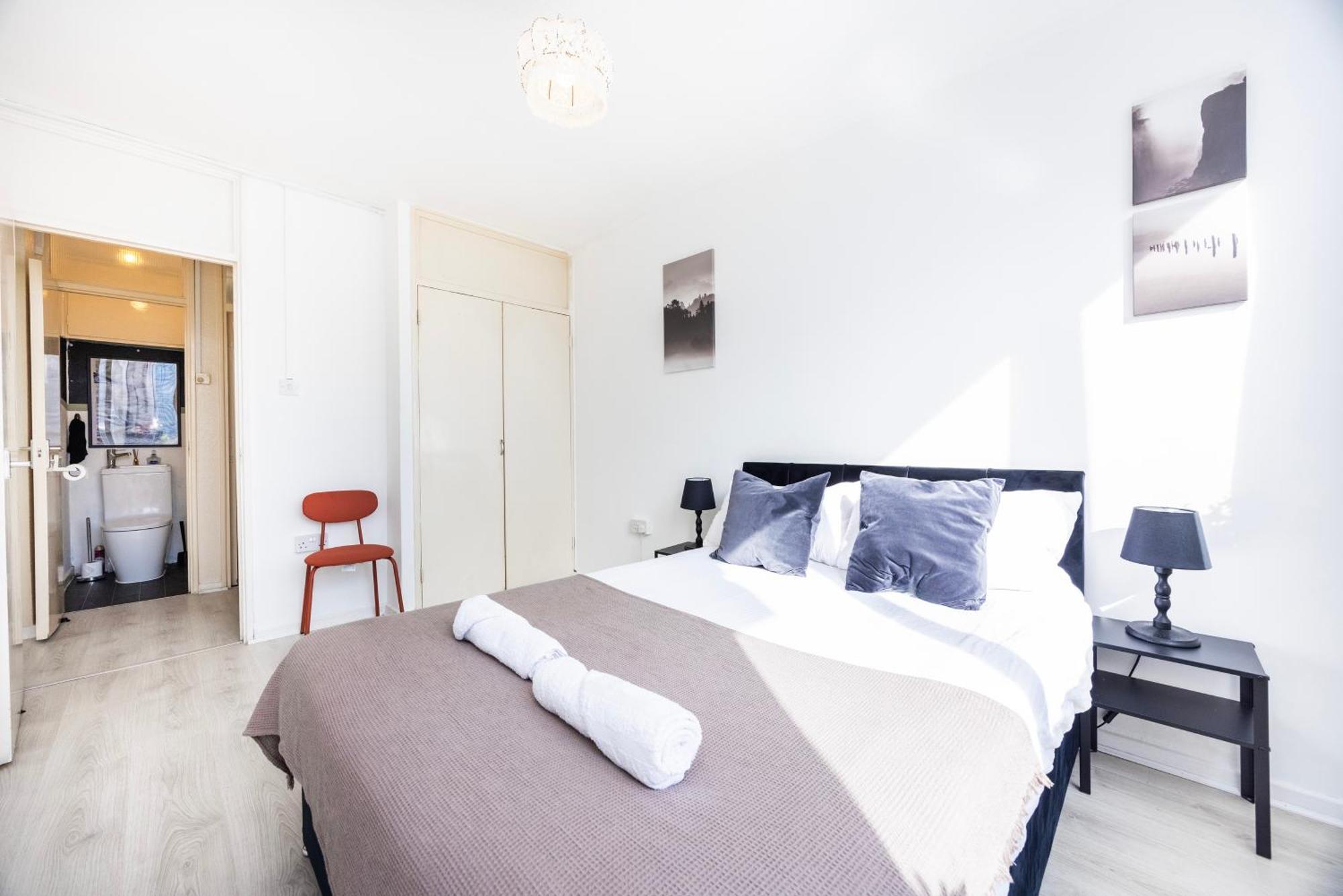 Apartment Business 2 Beds - Poplar - 2 Minutes From Station *