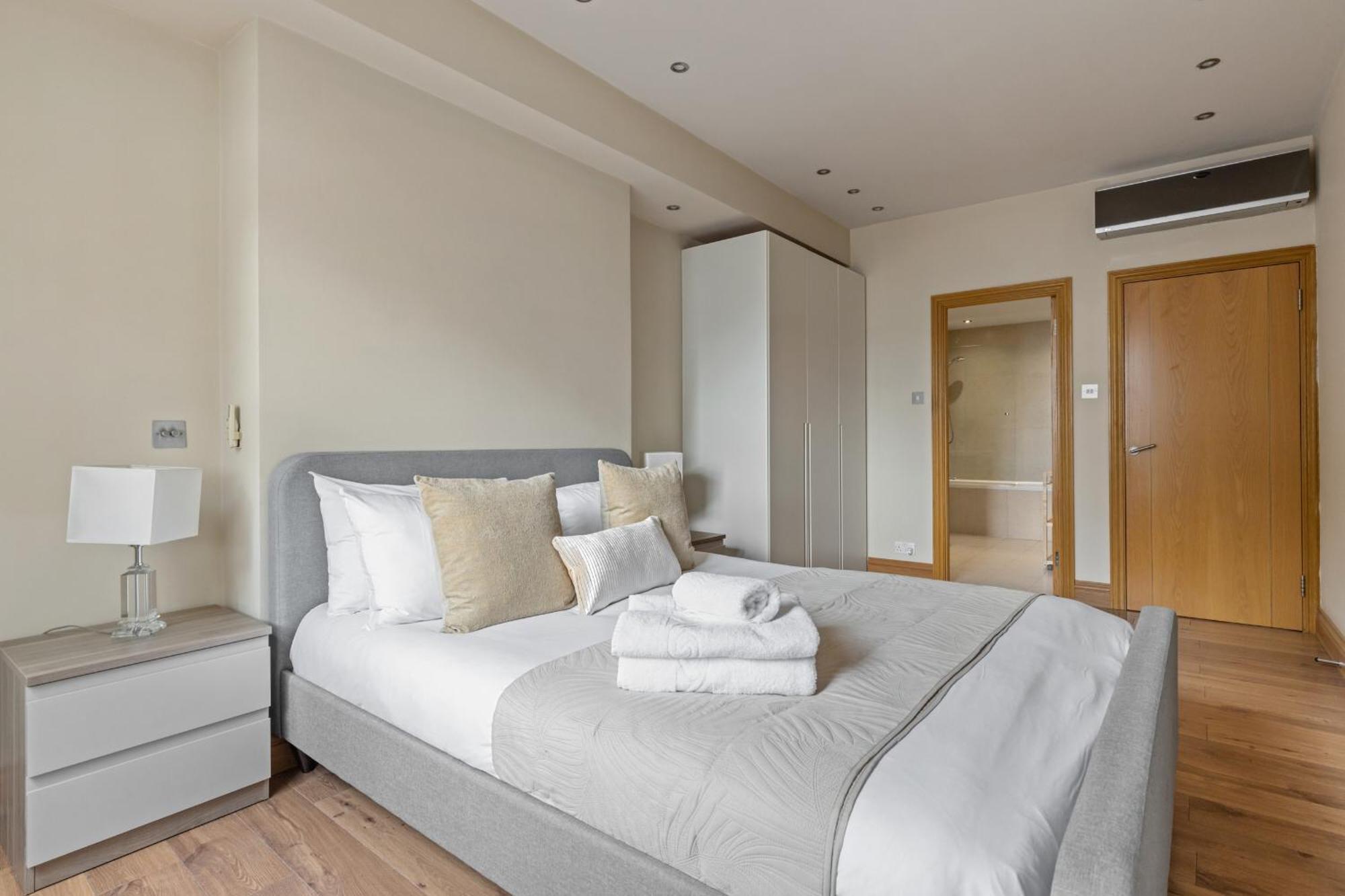 Enchanting Hideaway - La Reserve South Kensington * Londen