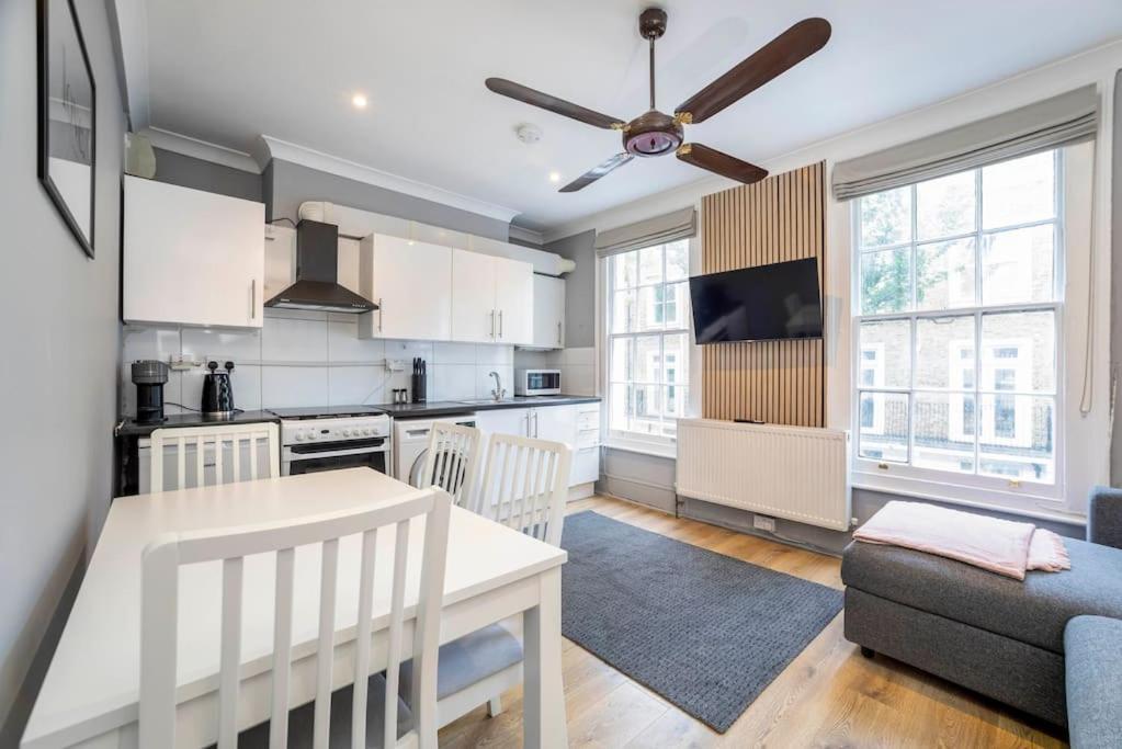 2 Bedroom Flat In Notting Hill *