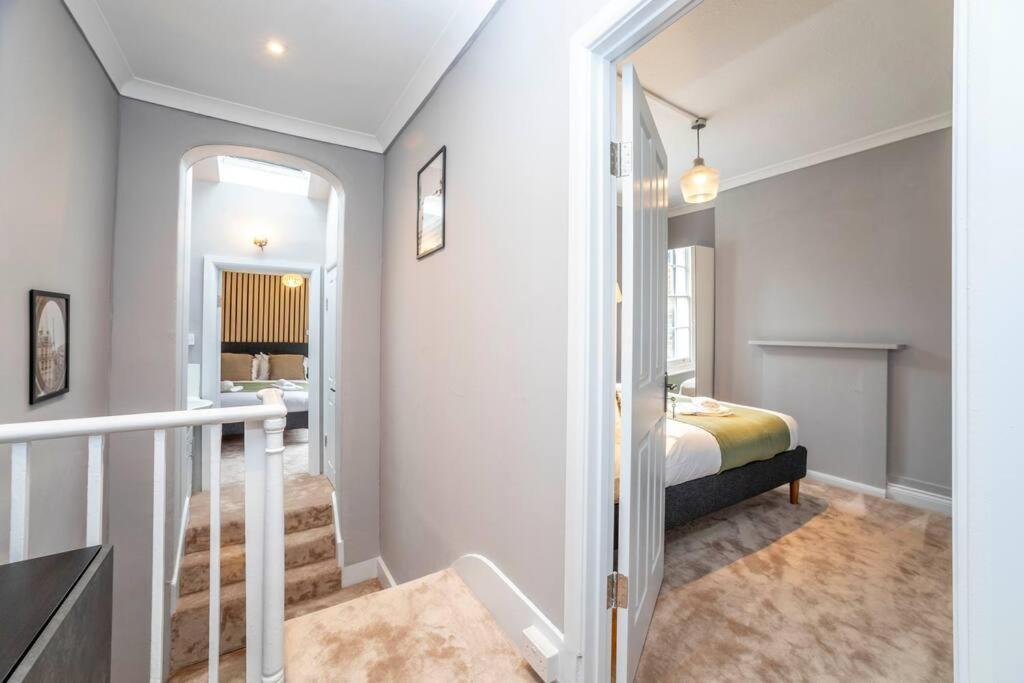 2 Bedroom Flat In Notting Hill Londen