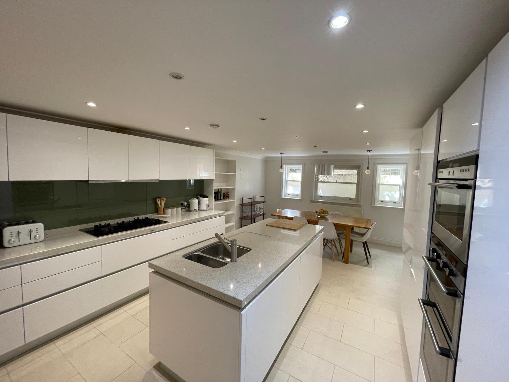 5 Bed House - Fancy - Sleep Up To 12 - Vakantiehuis Londen