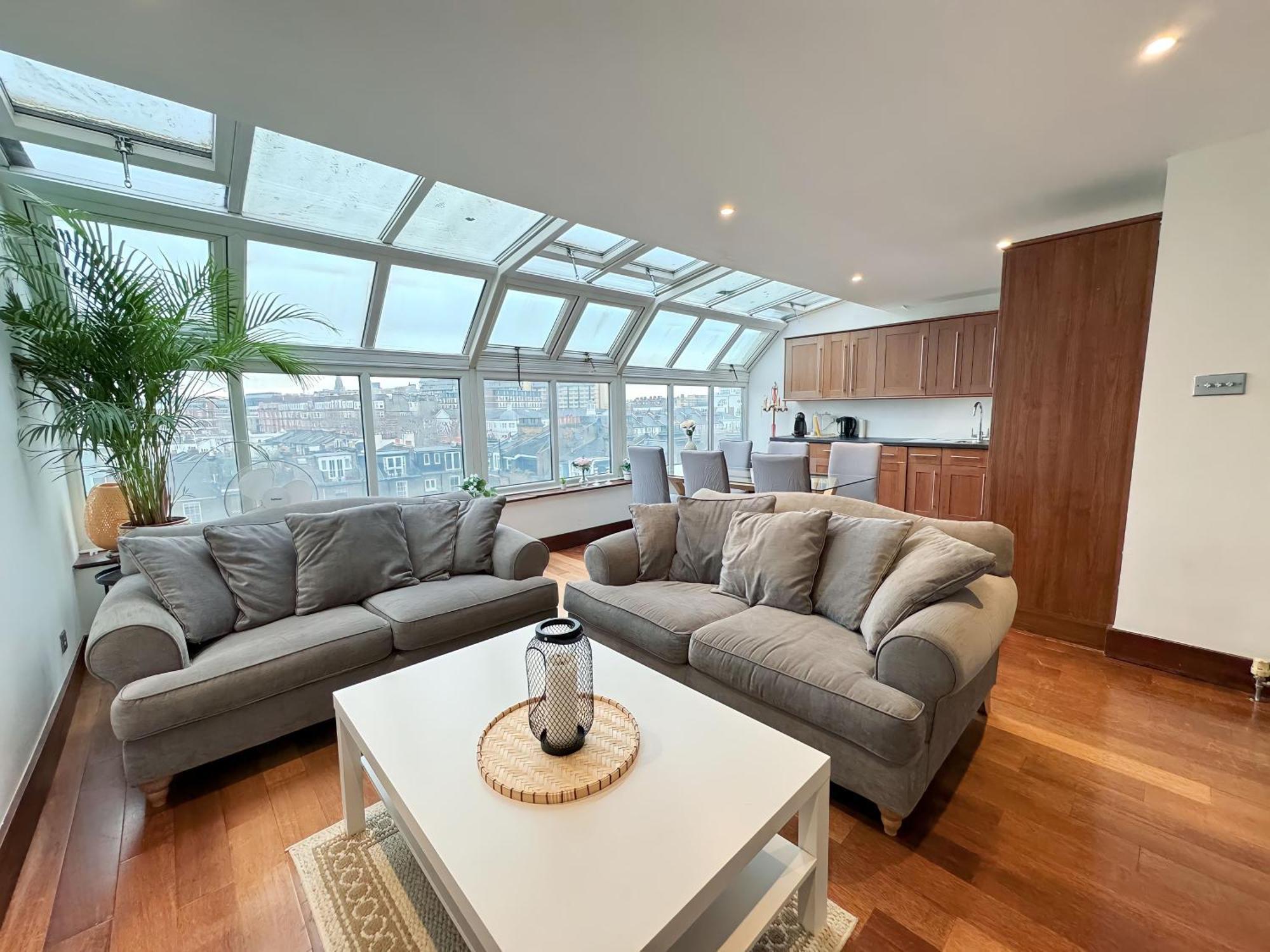 Kensington Premium Three Bed * Londen