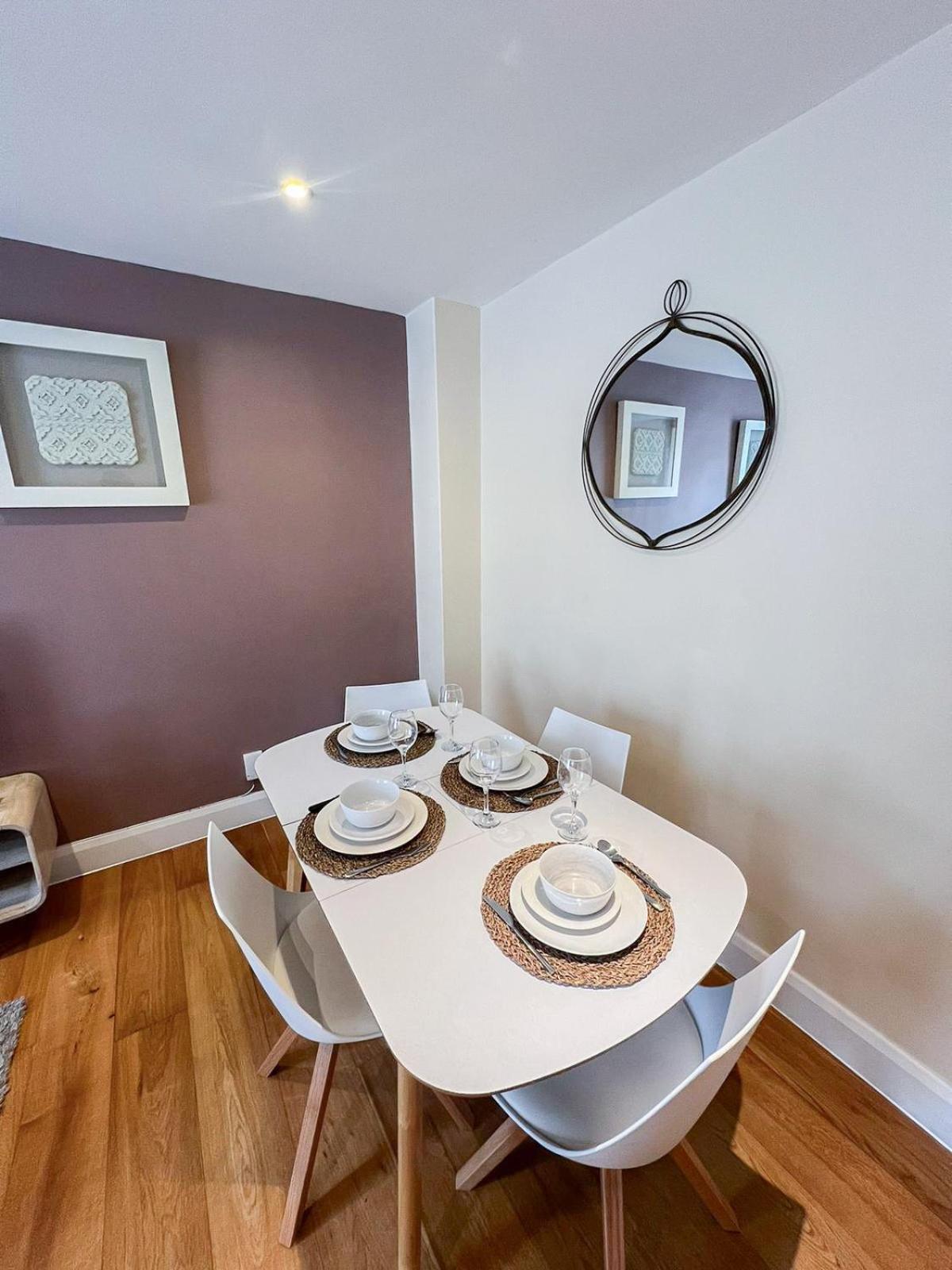 Refined 2 Bedroom Flat Few Steps From The Oval * Londen
