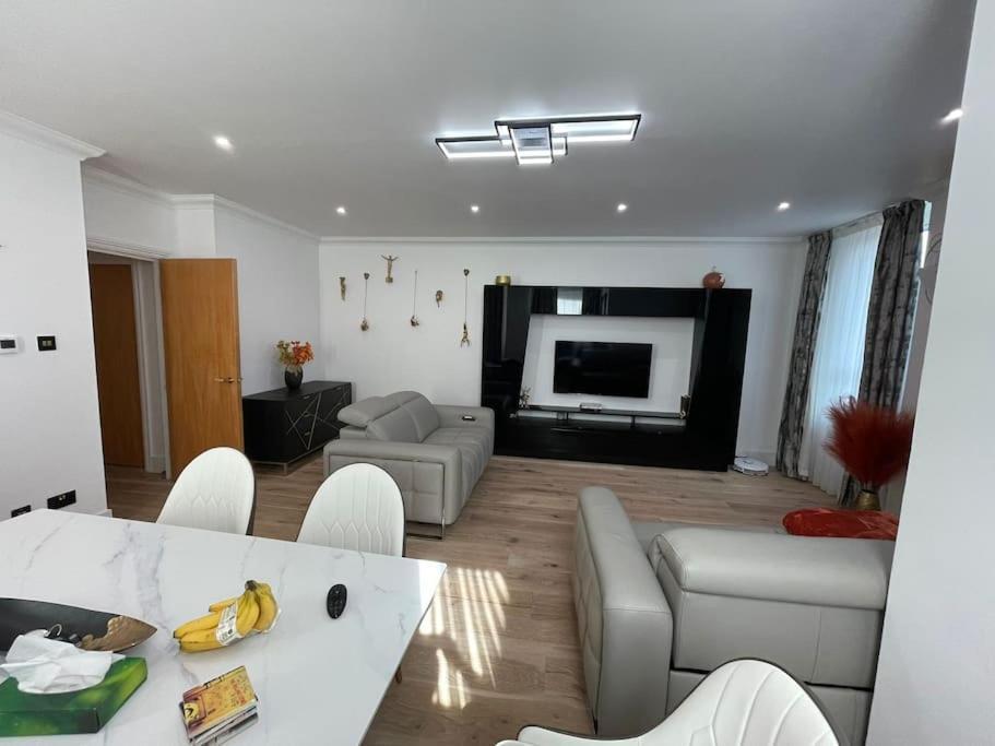 Apartment 3 Bed Smart - Canary Wharf