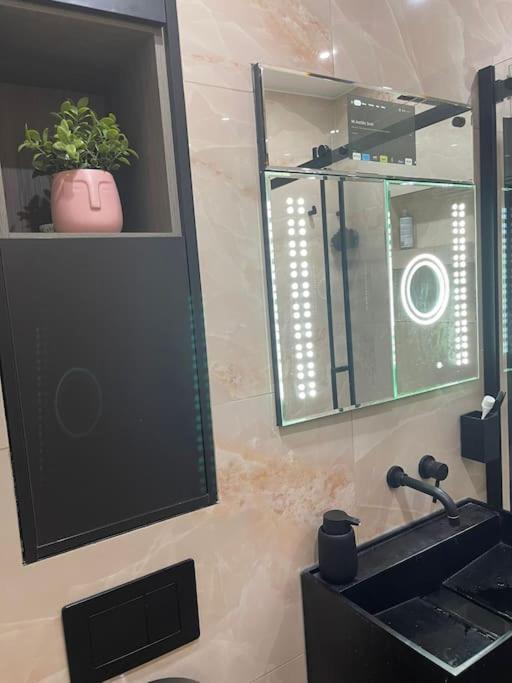 Apartment 3 Bed Smart - Canary Wharf London