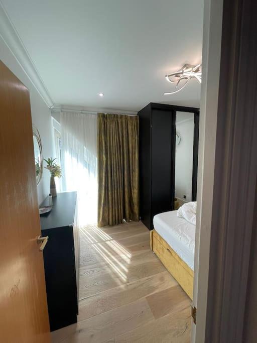 Apartment 3 Bed Smart - Canary Wharf