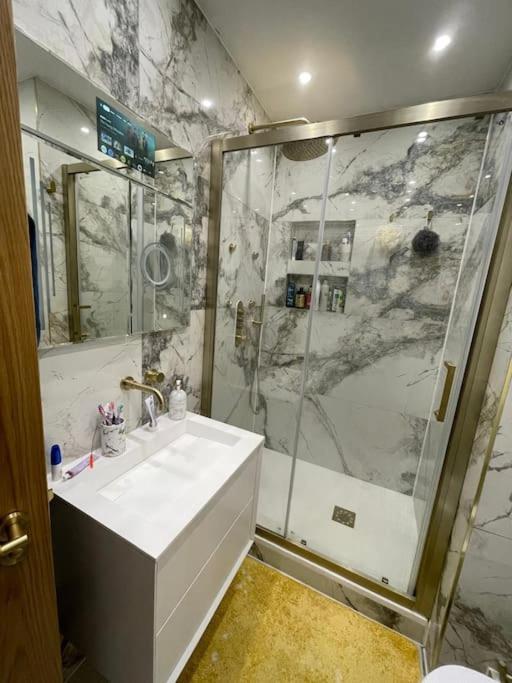 3 Bed Smart - Canary Wharf * London