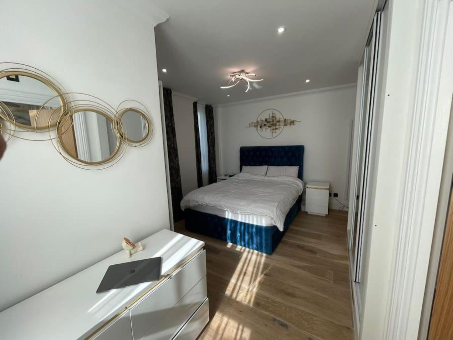 3 Bed Smart - Canary Wharf Apartment *