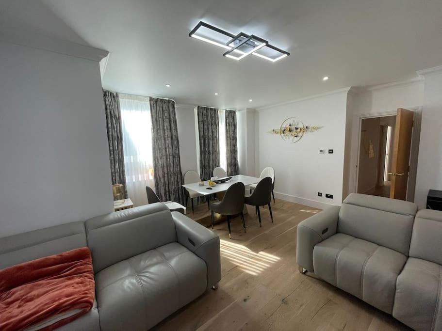 Apartment 3 Bed Smart - Canary Wharf *