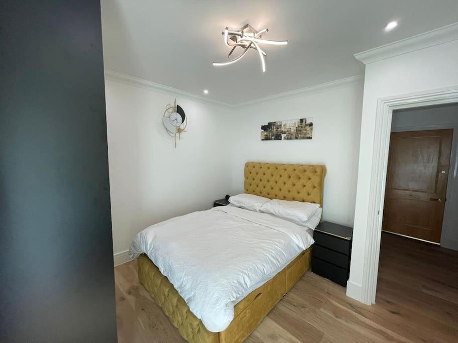 3 Bed Smart - Canary Wharf Apartment