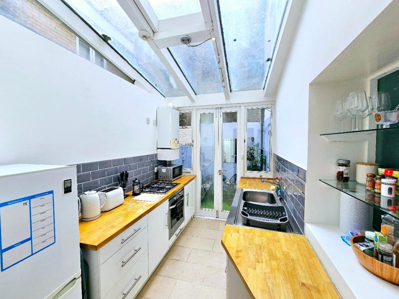 Apartment Charming Hyde Park Private With Back Patio By Lancaster Gate And Paddington Station
