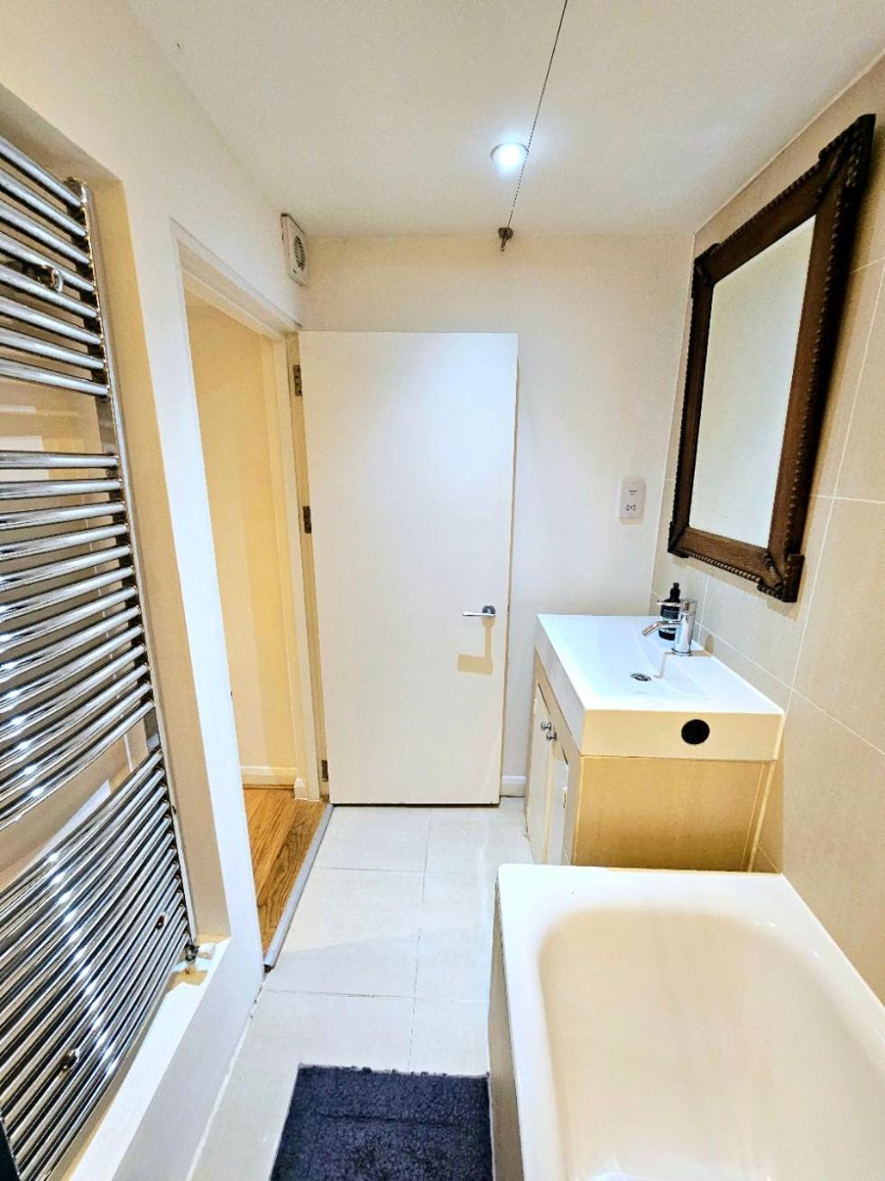 Charming Hyde Park Private With Back Patio By Lancaster Gate And Paddington Station London