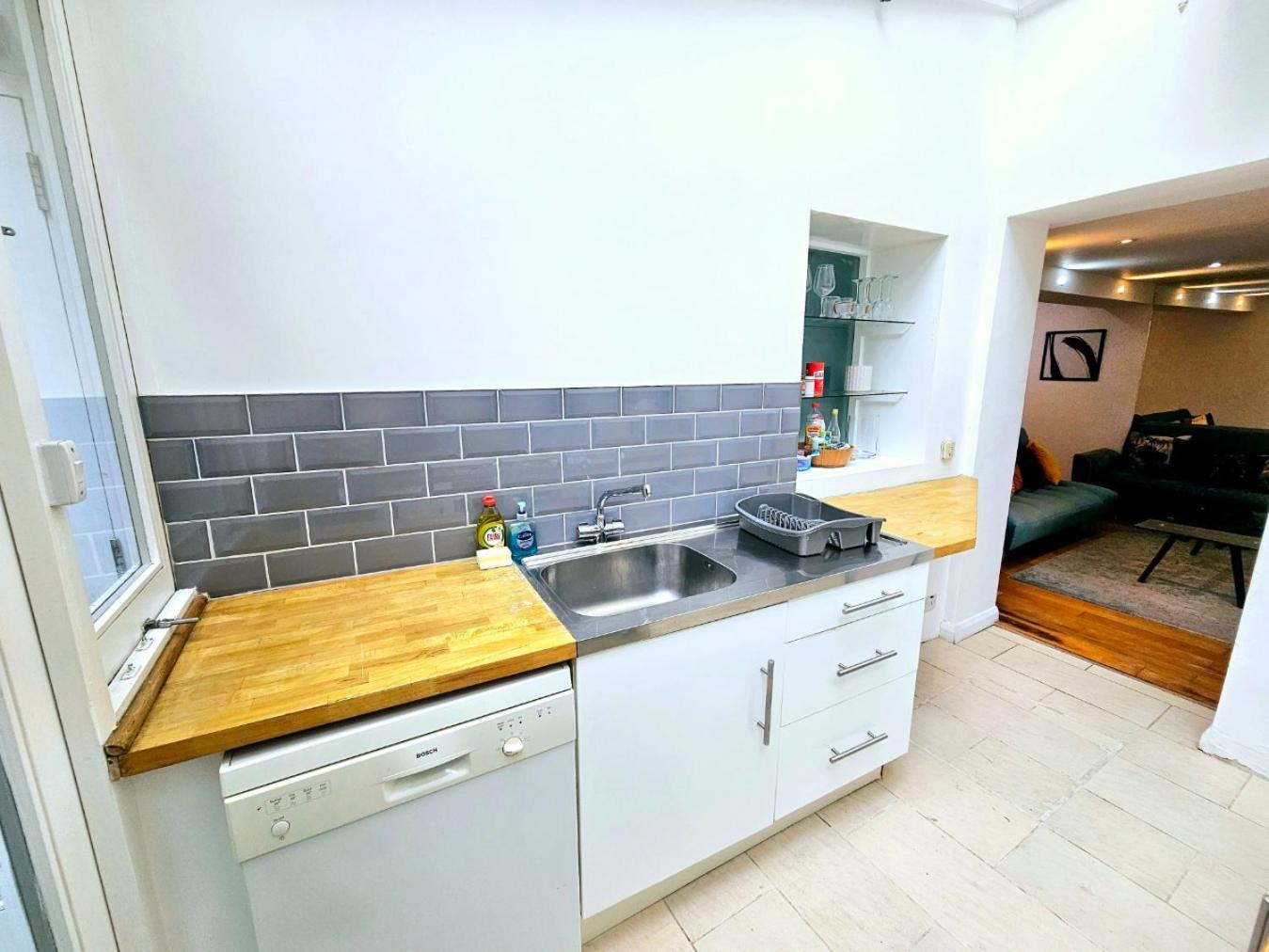 Apartment Charming Hyde Park Private With Back Patio By Lancaster Gate And Paddington Station