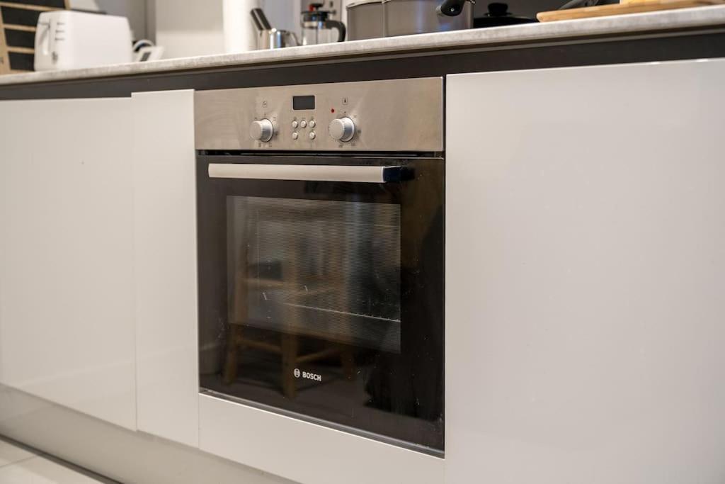 New 3bed Stylish With Amazing Transport Londres