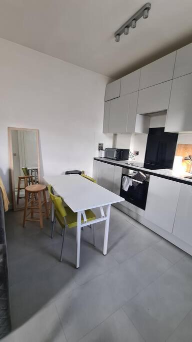 New 3bed Stylish With Amazing Transport Apartamento *