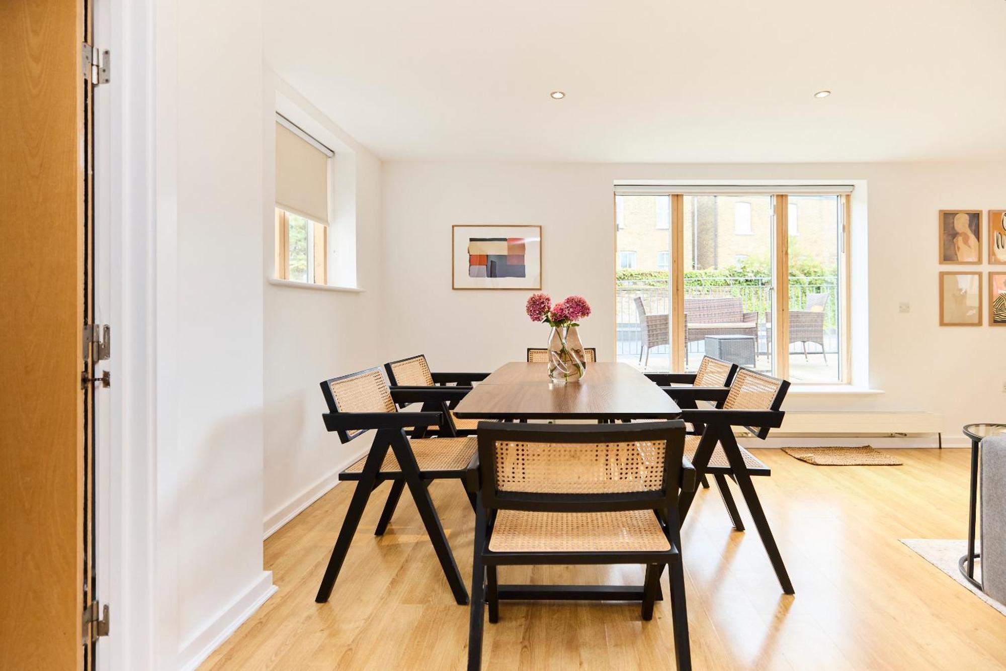 Apartment The Gwendolen Place - Contemporary 2bdr Flat With Terrace And Balcony