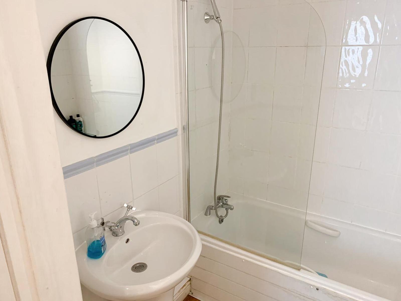 Lovely 1 Bedroom Flat In West Kensington London, Shepherd's Bush * Londres